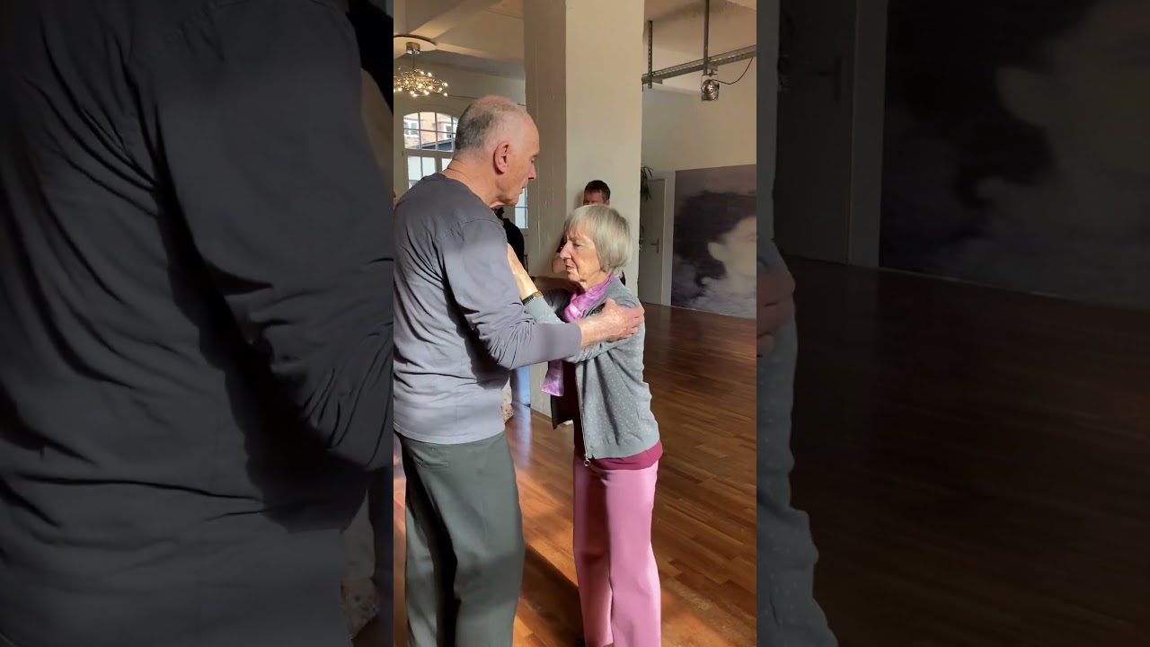 Awakening Embrace Abrazo que despierta