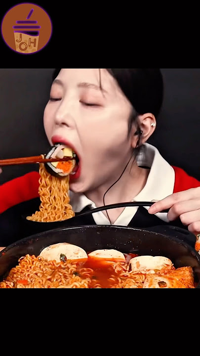 Mukbang Big Bites “Spicy ramyeon noodles & kimbap” ©️Eat with Boki