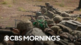 Former U.S. servicemen train Ukrainian army recruits