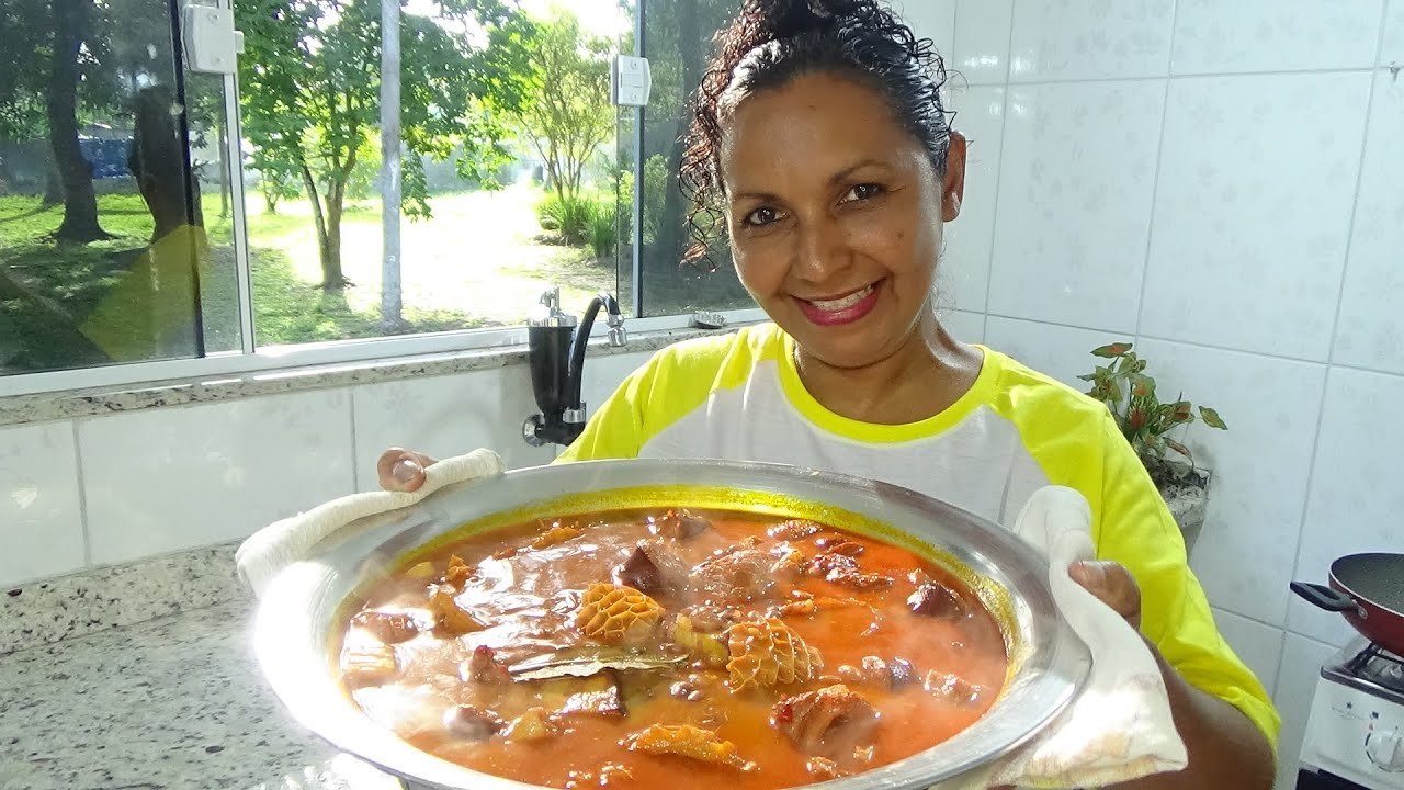 FEIJOADA FEITA NA LENHA SEM PANELA DE PRESSÃO 