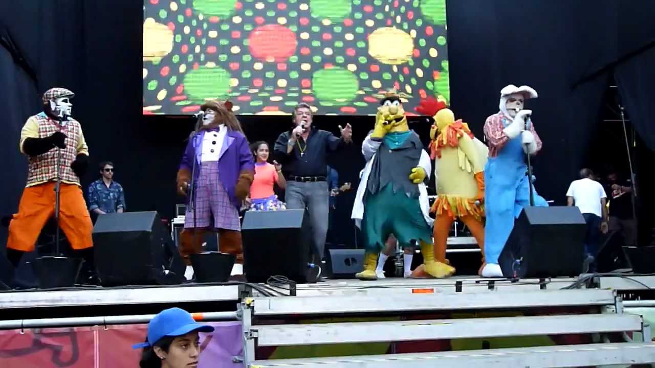 Cachureos - Muévame el pollo @ Lollapalooza Chile 2013