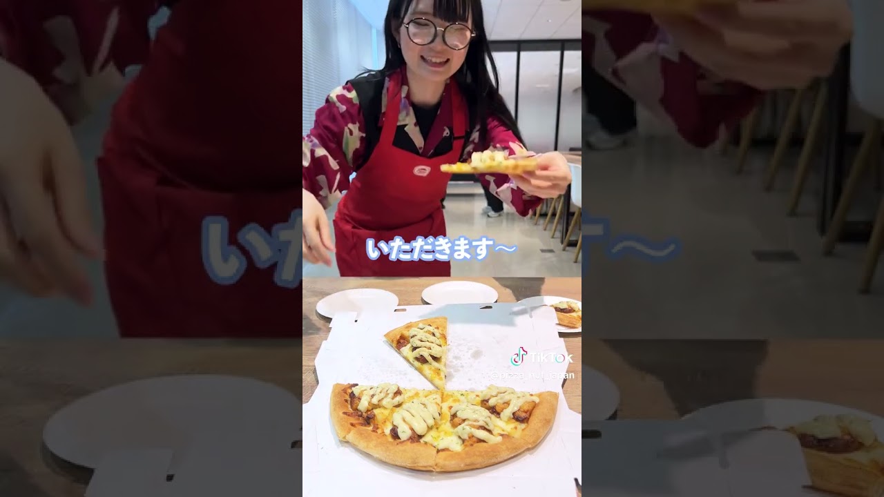 辛いのなんで気づかないの😂wwww#じゃんけん飯 #rockpaperfoodchallenge #ピザ #ピザハット