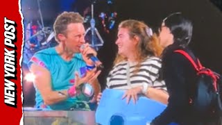 Download Lagu Chris Martin van Coldplay beschuldigd van 'ontmenselijking' van Israëlische fans op het podium MP3 Download Lagu Chris Martin van Coldplay beschuldigd van 'ontmenselijking' van Israëlische fans op het podium MP3
