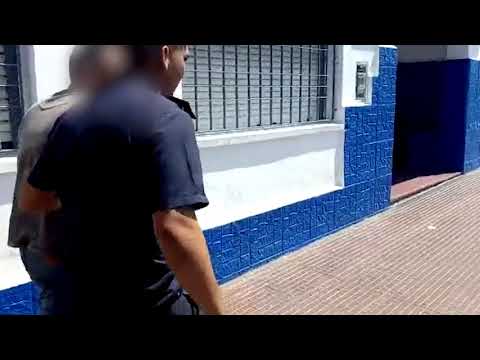 DOS DETENIDOS EN SAN MARTIN POR ROBAR VESTIDOS DE POLICIAS