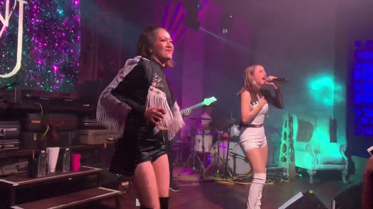 นิว จิ๋ว - เพื่อนรัก Live at DND Ekkamai