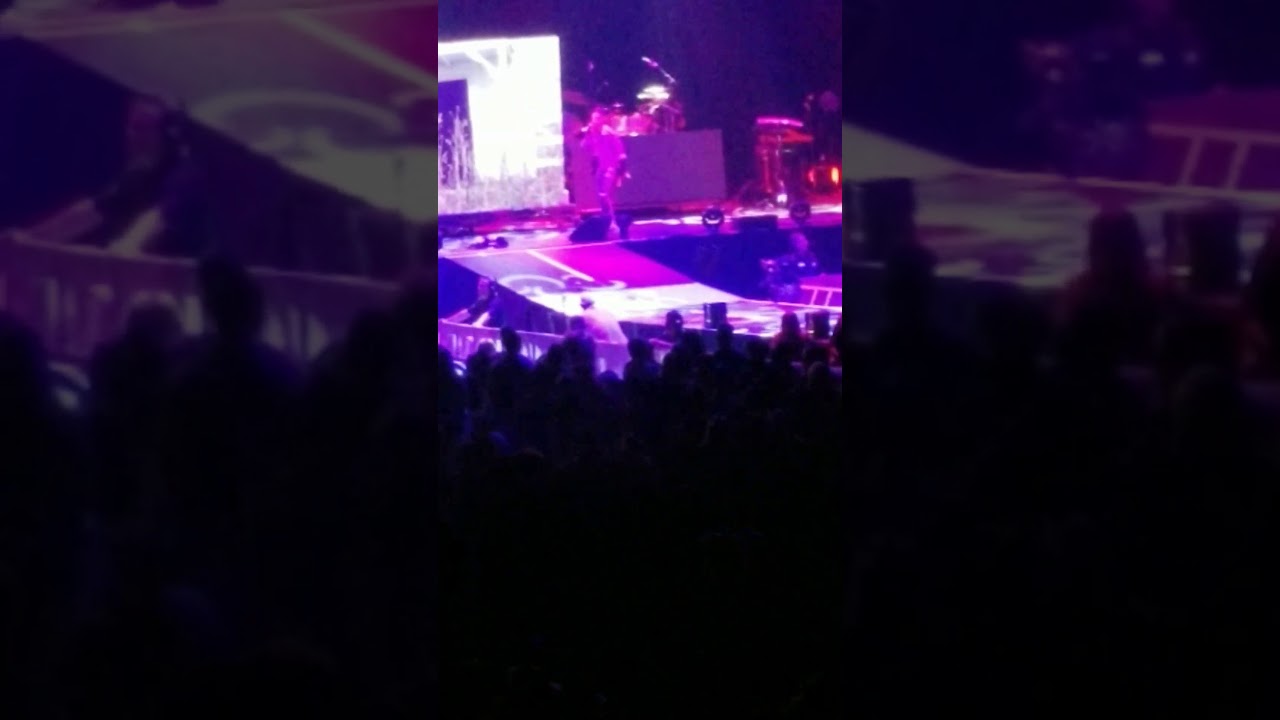 Jaden Smith - Fallen (Live 10-21-2017) St. Louis