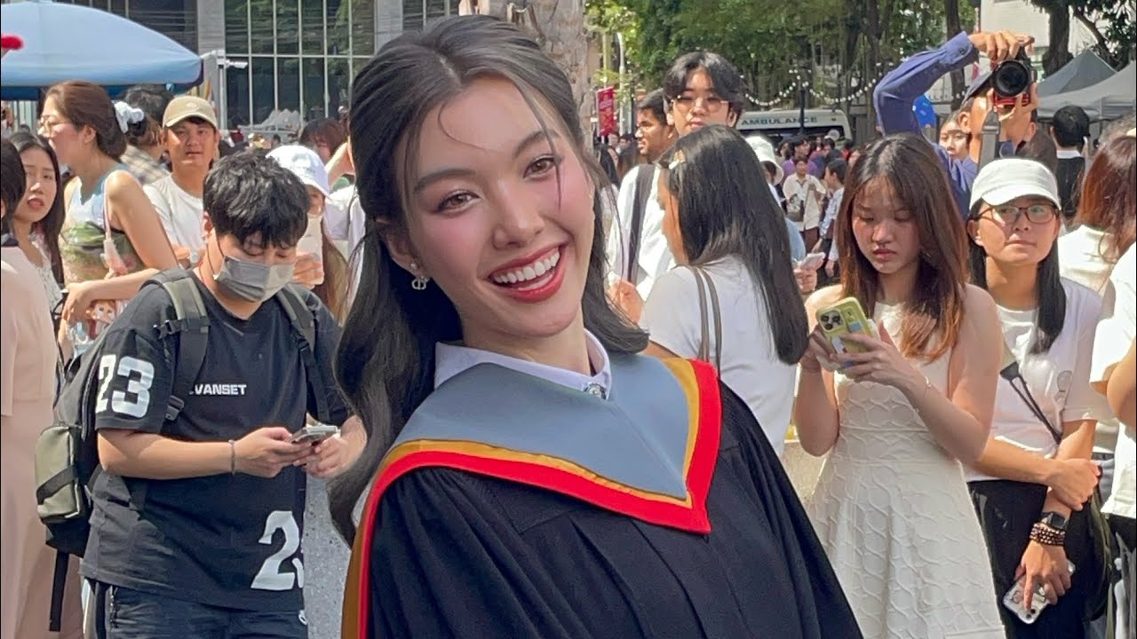 PROUD OF ORM🥹เห็นน้องออมใส่ชุดบัณฑิตด้วยตาเนื้อมือสั่นน้ำตาจิไหล น้องสวยมากเป็นตะเร้กปุ๊กปิ๊ก รัก 💜