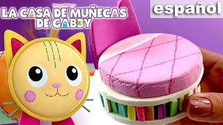 ¡Construyendo el Dormitorio Gatástico de Gato Almohada! | LA CASA DE MUÑECAS DE GABBY