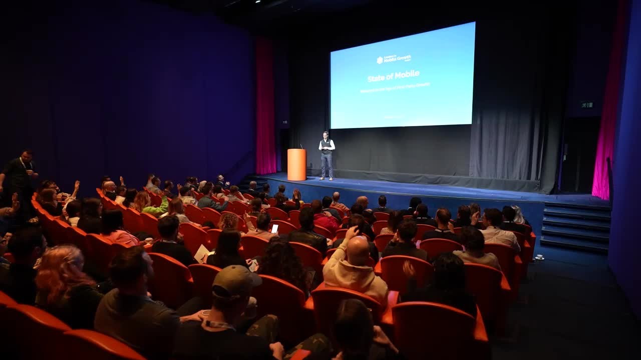 What is the Leaders in Mobile Growth Summit?