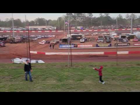 The red clay @ Dixie Speedway