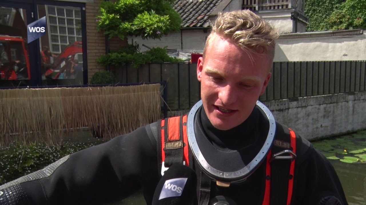 Duiker inspecteert kademuur Goudsteen