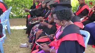 ANGALIA WANAFUNZI WA KIZWITE SEC WALIVYOTUMBUIZA KATIKA MAHAFALI YA CHUO KIKUU HURIA ANGALIA WANAFUNZI WA KIZWITE SEC WALIVYOTUMBUIZA KATIKA MAHAFALI YA CHUO KIKUU HURIA