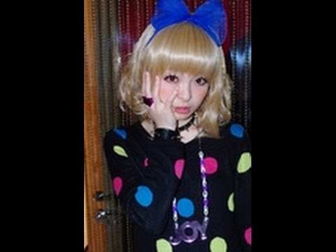 【衝撃!】きゃりーぱみゅぱみゅ、中指立て写真で批判殺到ｗｗｗ