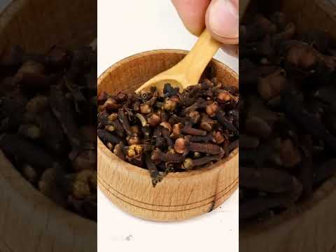 Video: Recogniizing Diseases Of Clove Trees - What To Do With Diseased Clove Trees