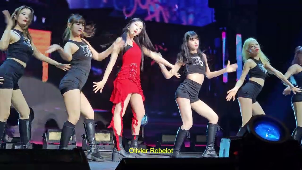 aespa 에스파 @ Dome de Paris - Giselle Solo - 2HOT4U | Fancam