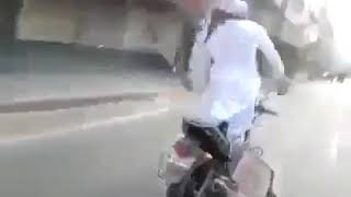 What is doing the Old Man with his Bike | Maine O Sanam Tujhe Pyar kiya