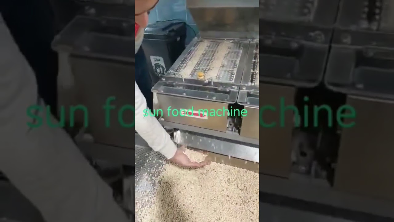500-600kg/h  Peanut peeling machine,remove the red skin of roasted peanut.