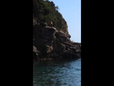 Cliff Diving Mikri