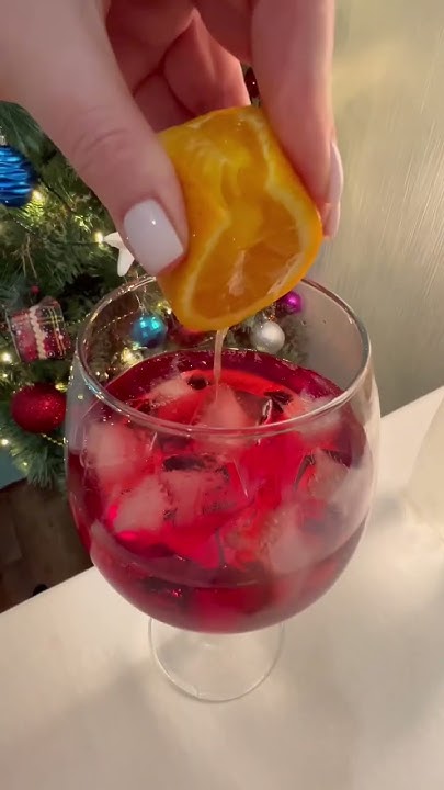 Вкусный коктейль 🍹 я взяла: Лед , Мартини Фиеро 50 мл , Швепс тоник 100 ...
