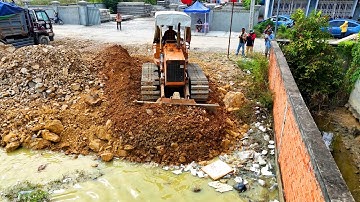 Wonderful! Project Landfill by Smart Driver 5T Trucks Unloading Soil &Dozer KOMATSU D31`p Push