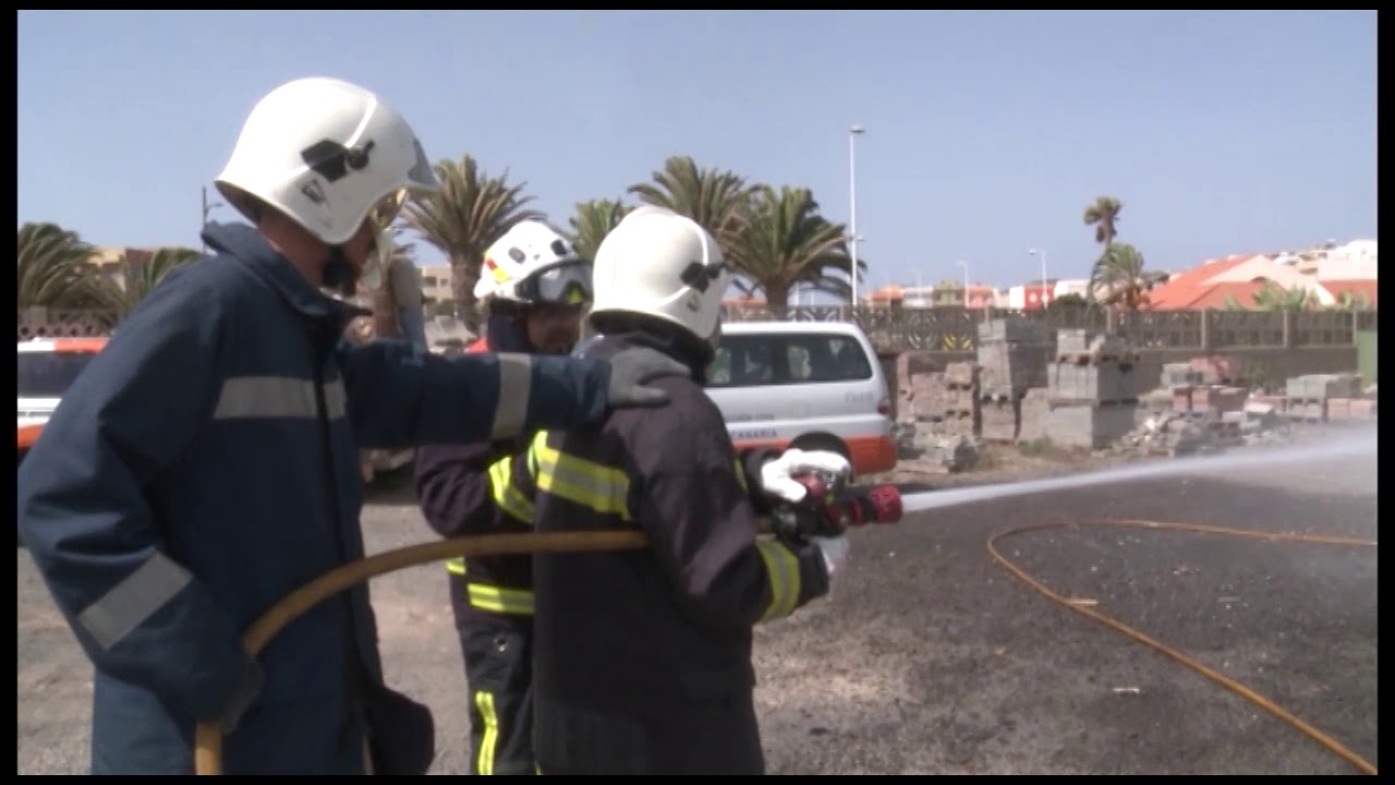 NOTICIA TALLER PRÁCTICO EXTINCIÓN INCENDIOS PROTECCIÓN CIVIL AGÜIMES