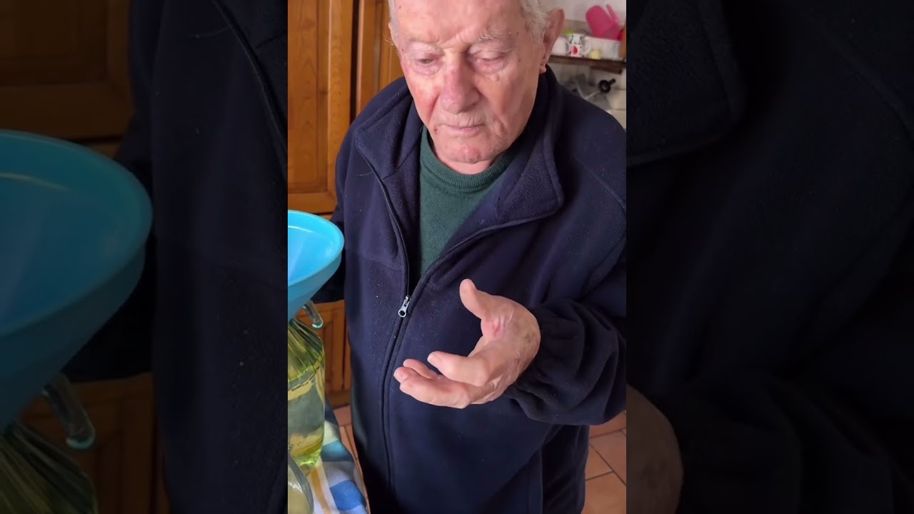 Nonno Faustino travasa il  VINONOCCIOLATO🐊😂🐊