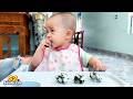 The first time Baby Kim ate by herself without her mother's help