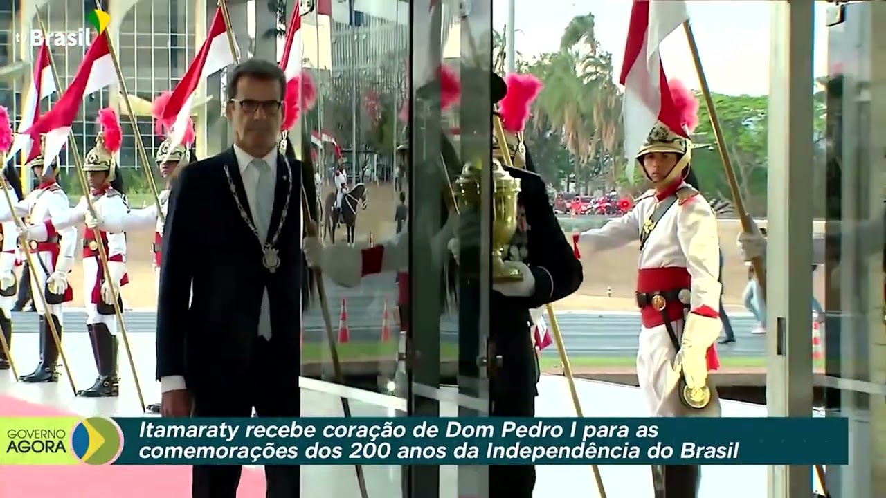 Rui Moreira entrega o coração de D. Pedro IV para comemorações da Independência do Brasil
