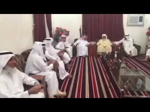 كل من له منصب ووجاهة ومكانة اجتماعية من الإسماعيلية تذهب أمام الداعي المكرمي ويصبح الشخص ذليل مهان