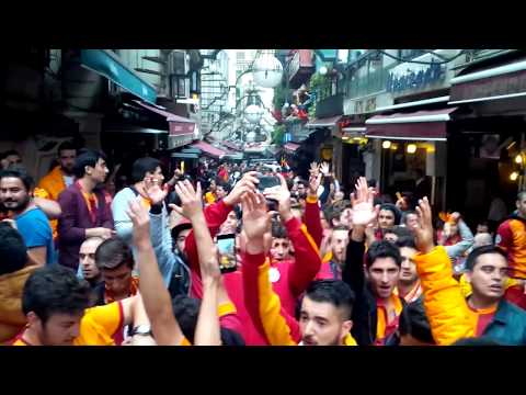 ultrAslan - Üclü ve Emre'ye küfür