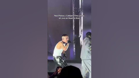 Neo pistea y callejero fino ponen a cantar a todo el estadio obras