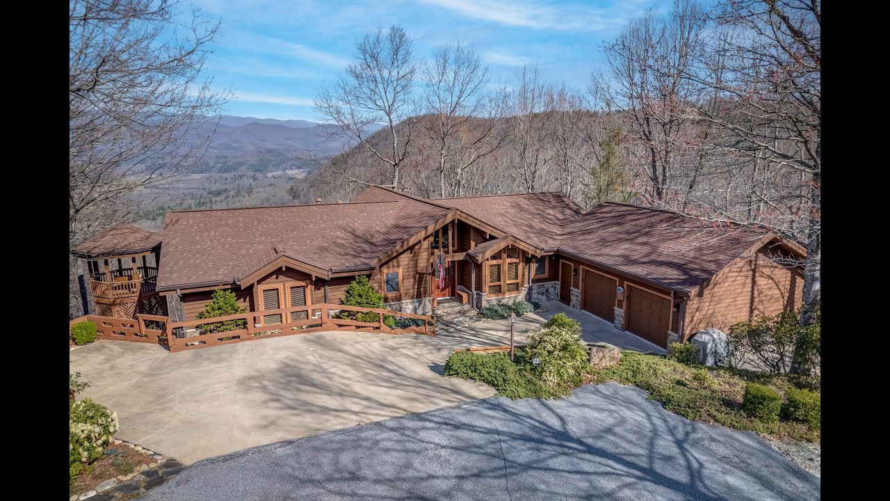 140 Wanei Court in Connestee Falls, Brevard, North Carolina WNC