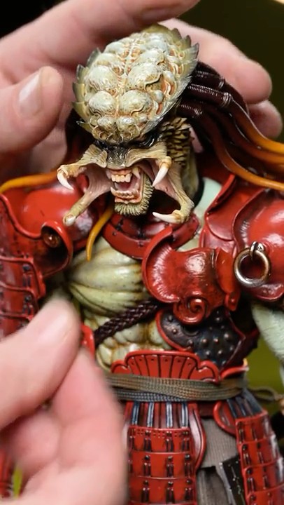 $430 Samurai Predator Figure 🔥 - Hot Toys Akaoni Samurai Predator