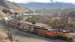 Tehachapi Day 2 in 4k on 12/2/22.  BNSF, UP, CP and NS.  Bealville, Caliente and Cable.  Manifests!!