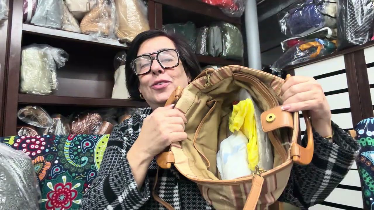 Mostrando bolsas de la tienda de segunda mano.