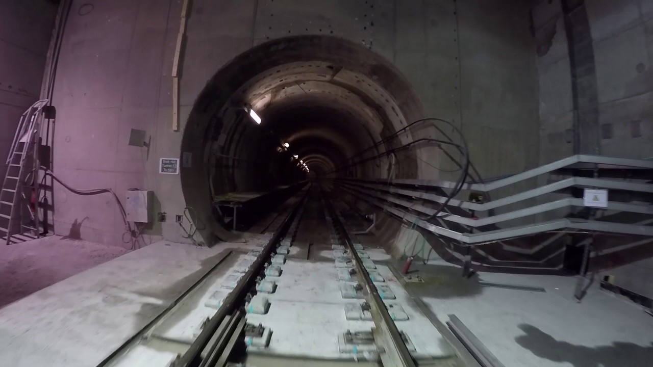 Flyv med i metrotunnelen