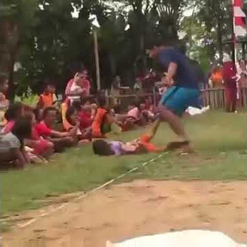 Lomba lari pusing NGAKAK ABIS