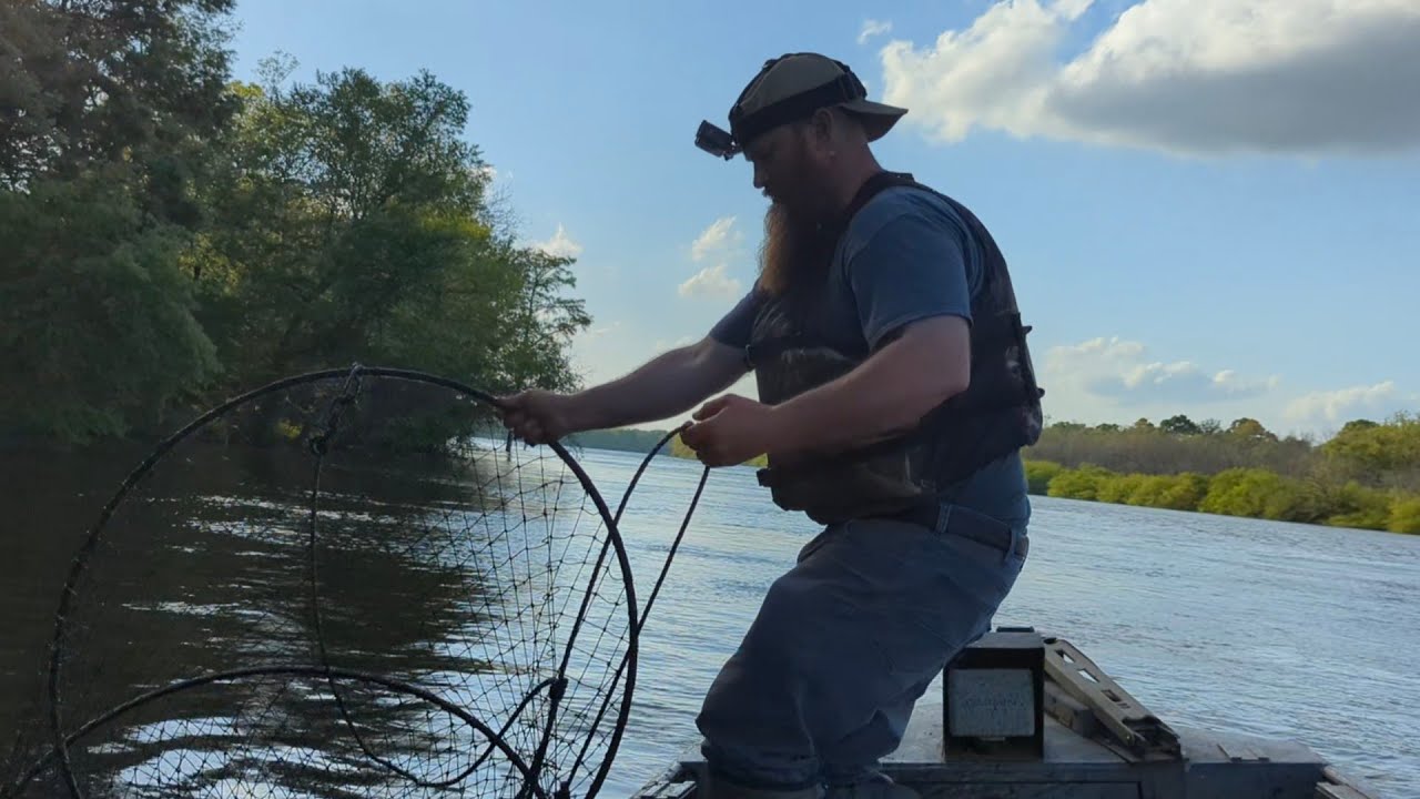 Dragging up Hoop Nets & Anti-Thief Tips!!! (Hoop Net Fishing 101