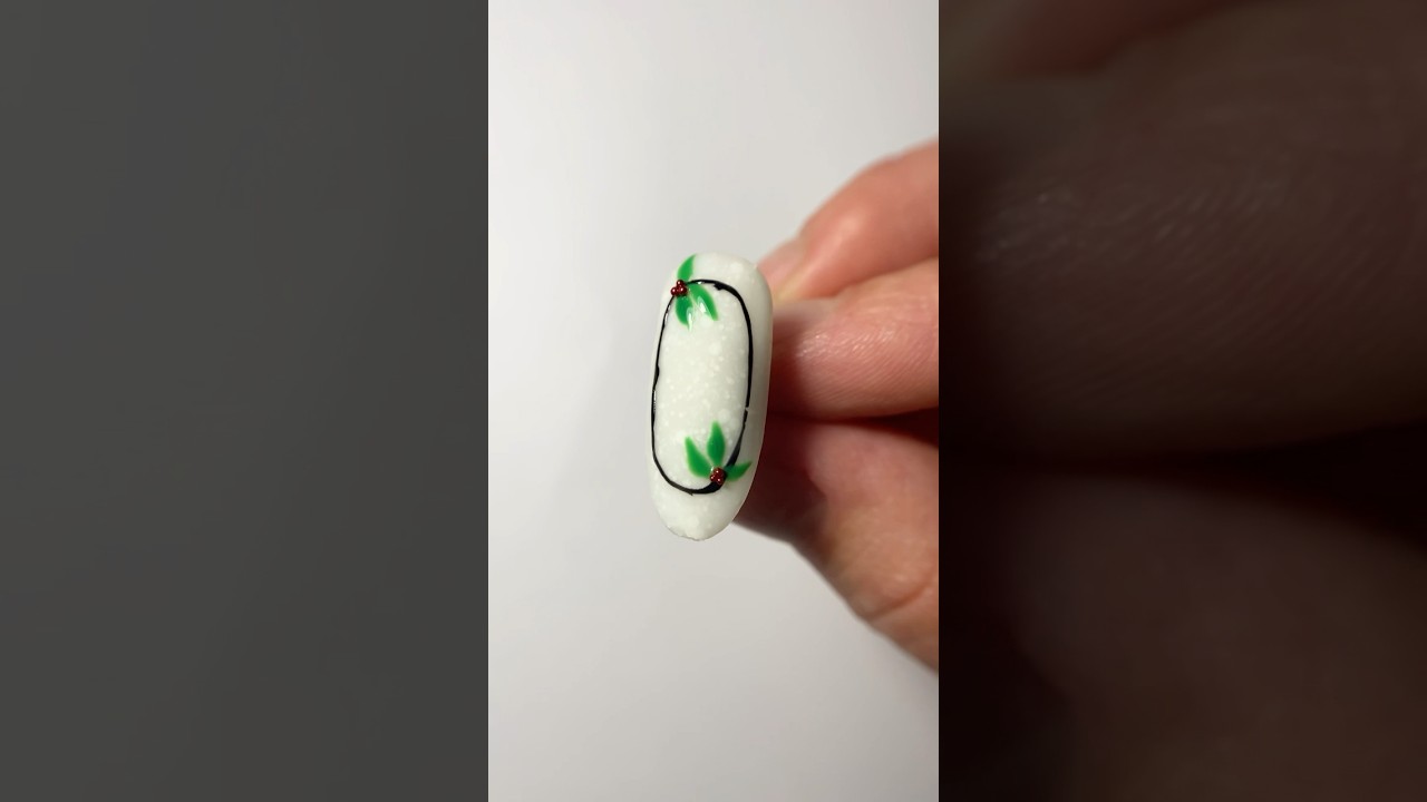 Cute Nail Design 💚 #nails #naildesign #easynails #nailideas #nailart