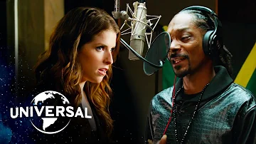 Pitch Perfect 2 | Snoop Dogg x Anna Kendrick — "Winter Wonderland / Here Comes Santa Claus"