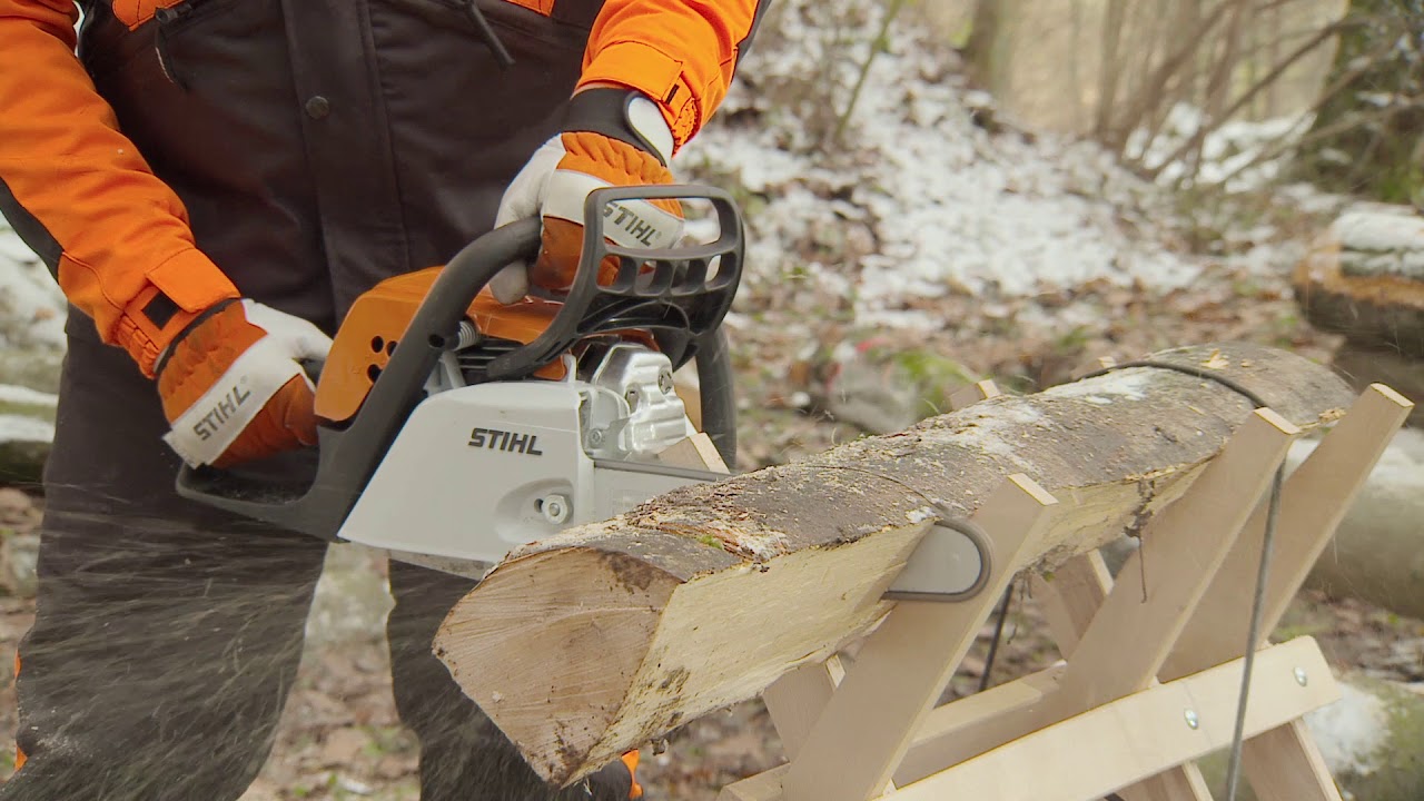 Como cortar leña con motosierra sobre un caballete? | Cortando Leña Caballete - YouTube