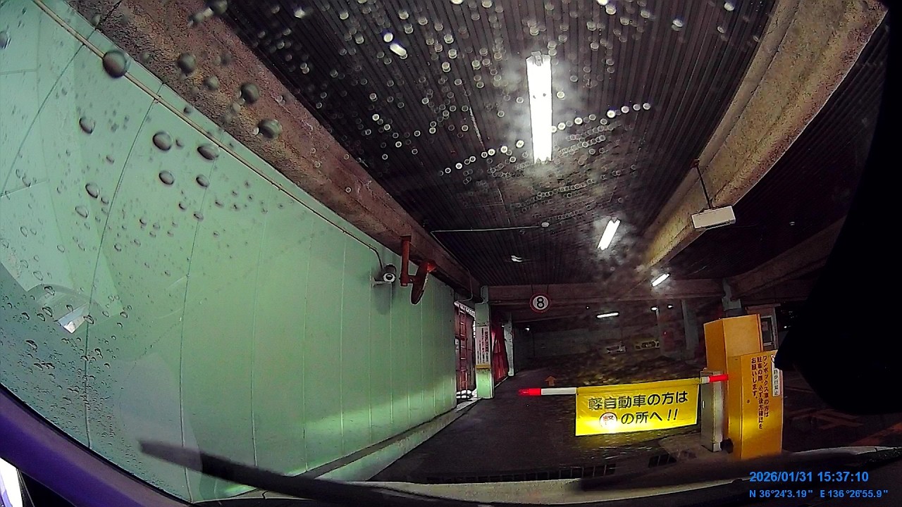 立体駐車場に駐車します（入庫から出庫まで）