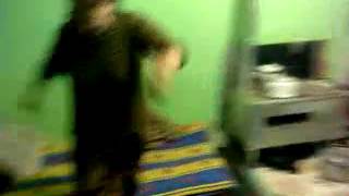 Nenenin Başı Qaçıb