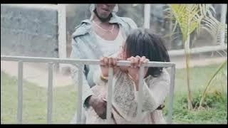 Azziad Nasenya Twerks for a Fan