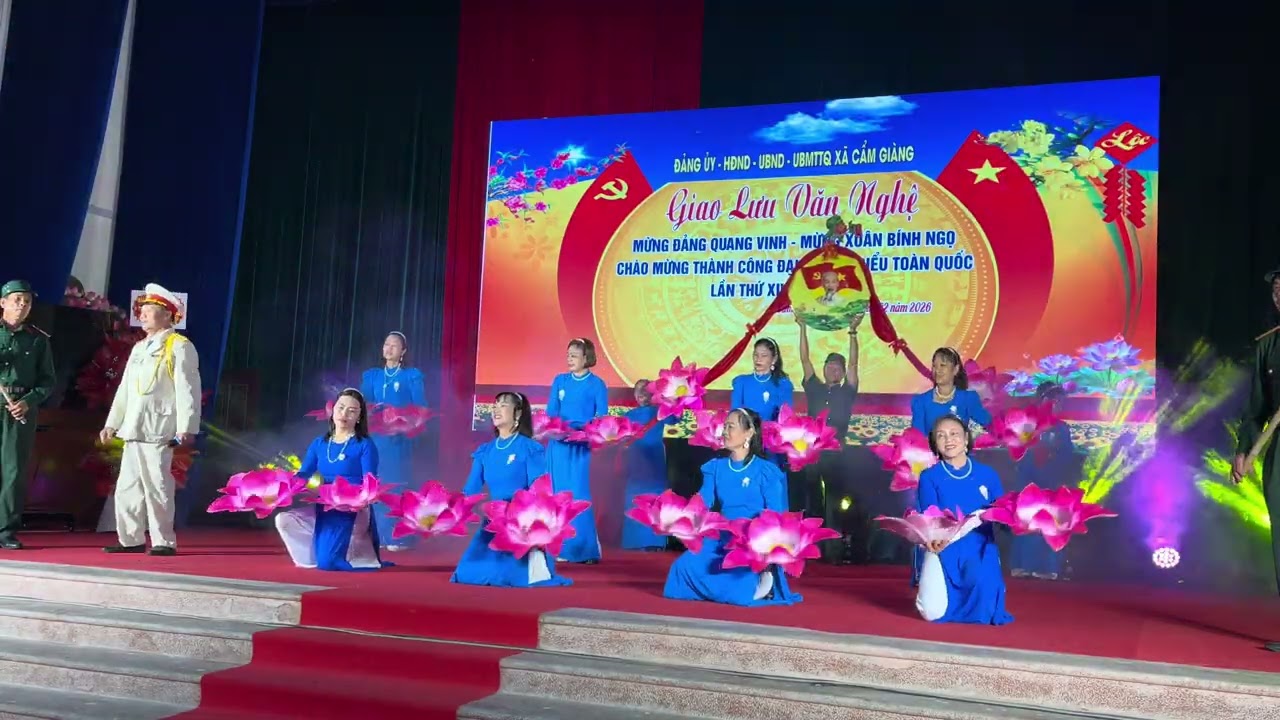 Chúng con cảnh giấc ngủ cho người do đội dân vũ thôn la lại và Trần khương thể hiện