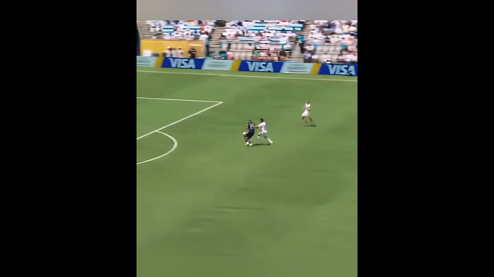 كرت احمر و خروج مدافع ريال مدريد اسينسيو بعد تدخل متهور في الدقيقة 7 🟥