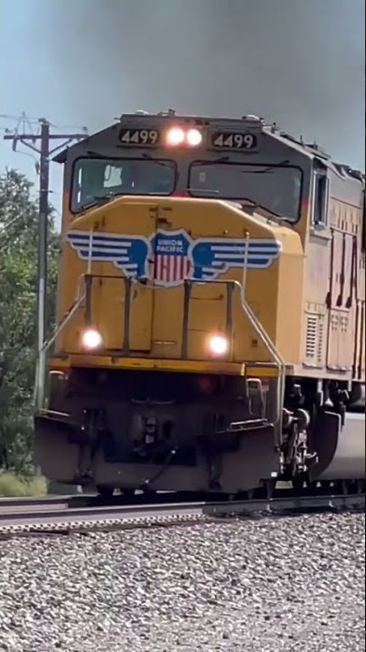 Download lagu UP 4499 Honk It’s Horn At Me!!!!!!