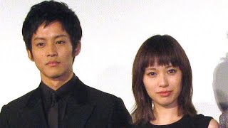 Tori Matsuzaka and Erika Toda, two people with completely different romantic histories, finally g...