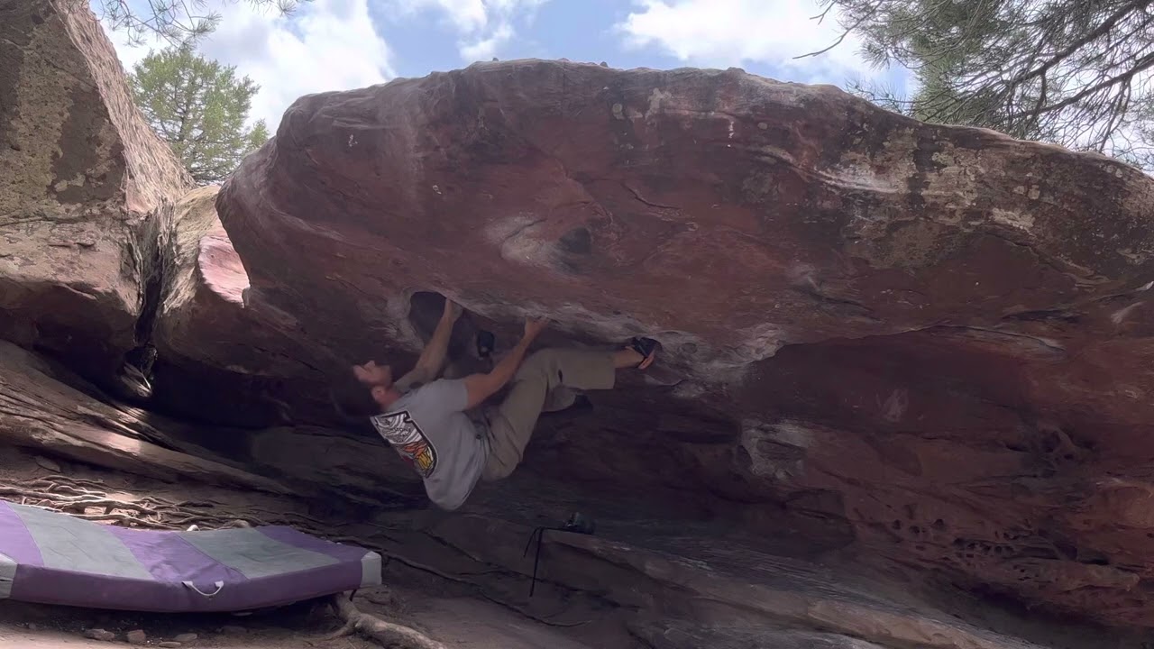 Albarracin Bouldering: Zig Zag 7A