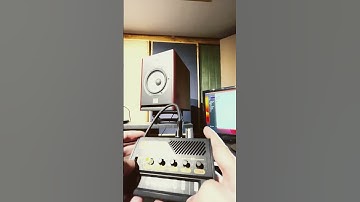 Using the #korg Monotron the cheapest #analog #synthesizer we could find to make a beat #producer